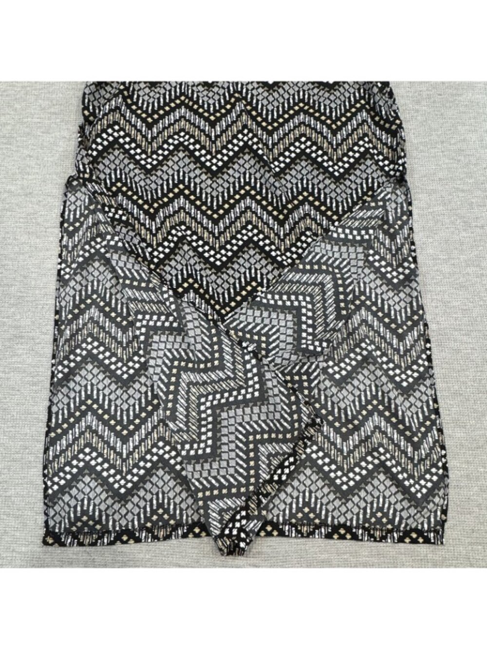 Discreet Maxi Skirt M Pull On Side Slits Elastic Waist Chevron Black Cream Tan - Picture 6 of 16